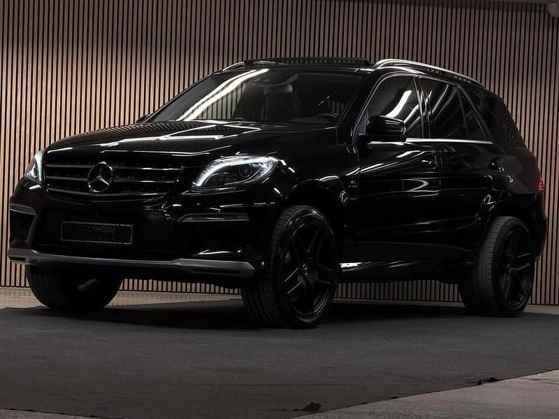 Begagnad Mercedes ML63 AMG AMG 665 HK (489 kW) 2013 Svart SUV