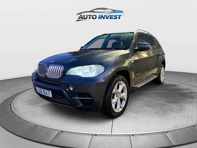 Grå Begagnad 2012 BMW X5 Sport Line SUV | 174 900 kr (Superpris) - Bild 1/4