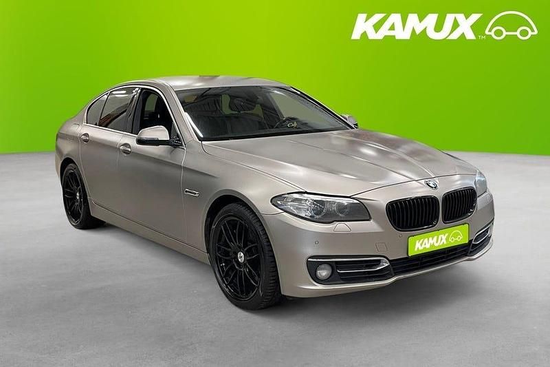 Silver/grå Begagnad 2014 BMW 535 Sedan | 159 900 kr (Bra pris) - Bild 1/4