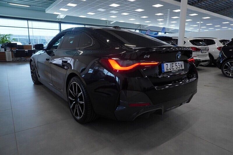 Begagnad BMW i4 M Sport 250 kW (340 HK) 2023 Svart Sedan