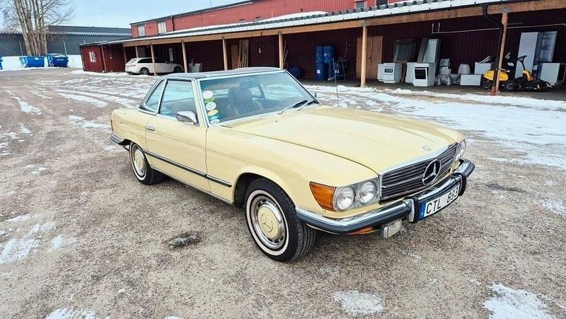 Begagnad Mercedes SL450 224 HK (164 kW) 1973 Gul Cab