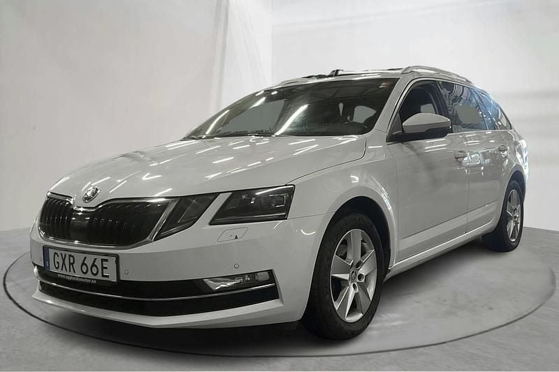 Vit Begagnad 2020 Skoda Octavia G-TEC Kombi | 120 000 kr (Dyr) - Bild 1/4