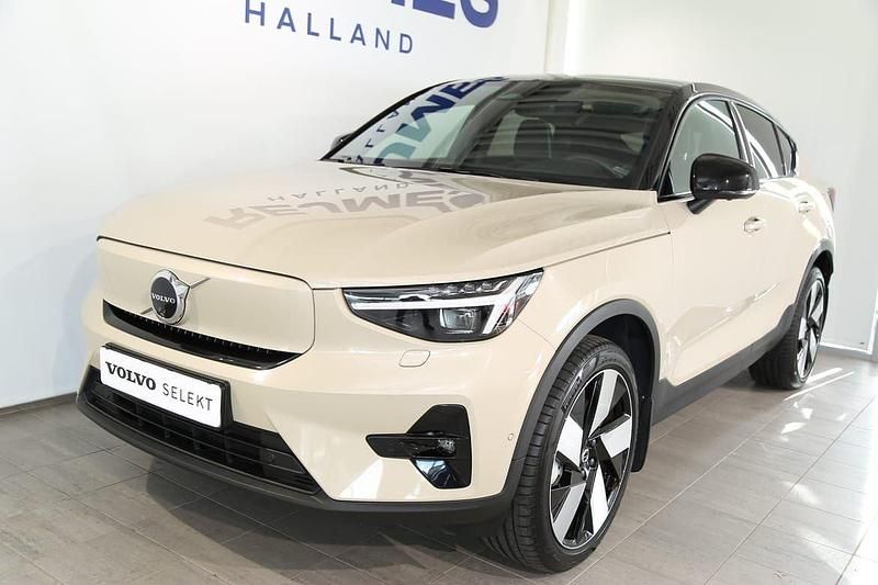 Ljusbrun (brun) Begagnad 2024 Volvo EC40 Performance SUV | 519 500 kr - Bild 1/4