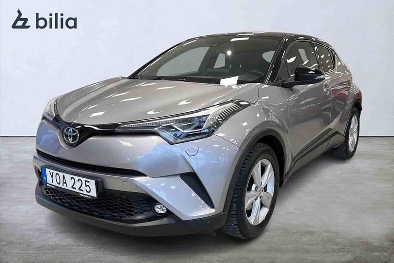 Grå Begagnad 2018 Toyota C-HR SUV | 179 900 kr - Bild 1/1