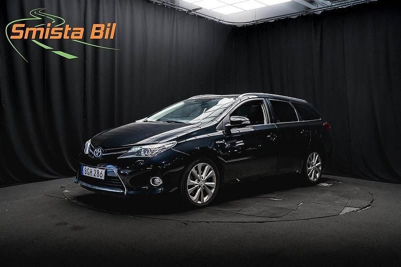 Svart Begagnad 2014 Toyota Auris Touring Sports Edition Kombi | 128 900 kr (Marknadspris) - Bild 1/3