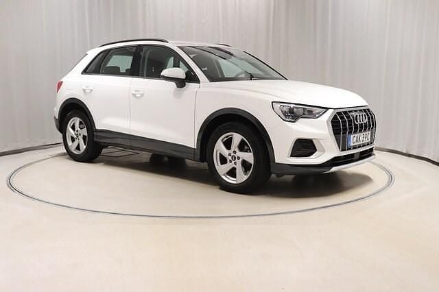 Begagnad Audi Q3 Advanced 150 HK (110 kW) 2023 Ibisvit SUV