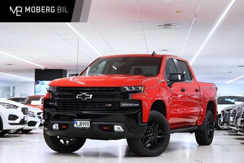 Röd Begagnad 2022 Chevrolet Silverado Van | 849 900 kr - Bild 1/3