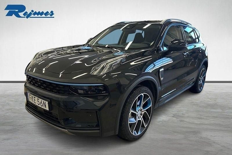 Begagnad Lynk & Co 01 180 HK (132 kW) 2022 Svart metallic SUV
