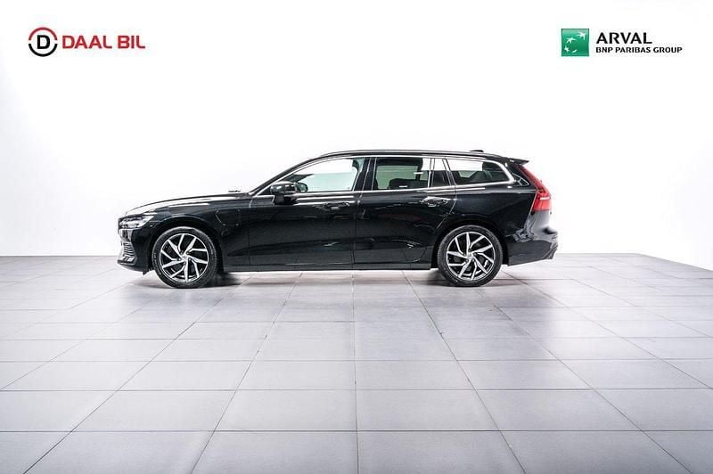 Svart Begagnad 2020 Volvo V60 Momentum Kombi | 309 900 kr (Marknadspris) - Bild 1/4
