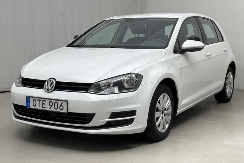 Vit Begagnad 2015 VW Golf VII | 80 000 kr (Marknadspris) - Bild 1/4