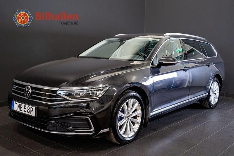 Begagnad VW Passat GTE 218 HK (160 kW) 2022 Grå Kombi