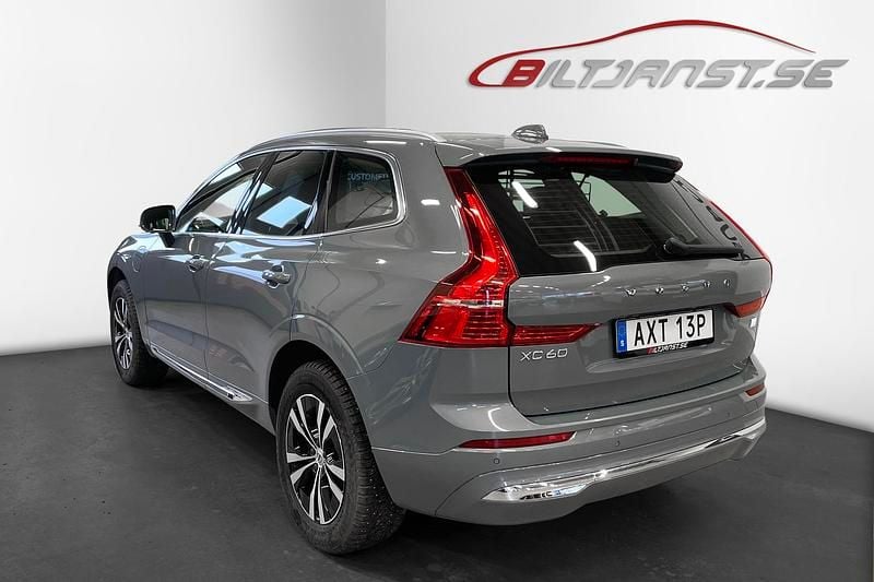 Begagnad Volvo XC60 Plus 355 HK (261 kW) 2022 Grå SUV