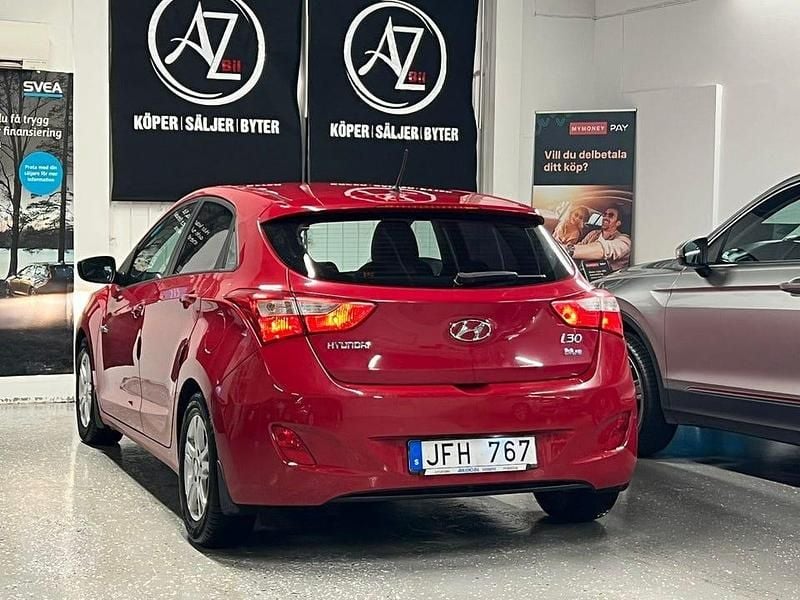 Begagnad Hyundai i30 110 HK (80 kW) 2013 Röd Halvkombi