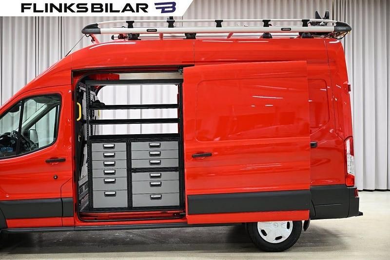 Begagnad Ford Transit 170 HK (125 kW) 2018 Röd Van