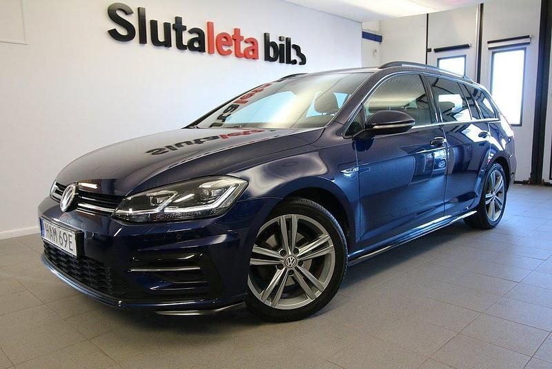 Mörkblå (blå metallic) Begagnad 2019 VW Golf VII GT Kombi | 219 900 kr (Lite dyr) - Bild 1/4