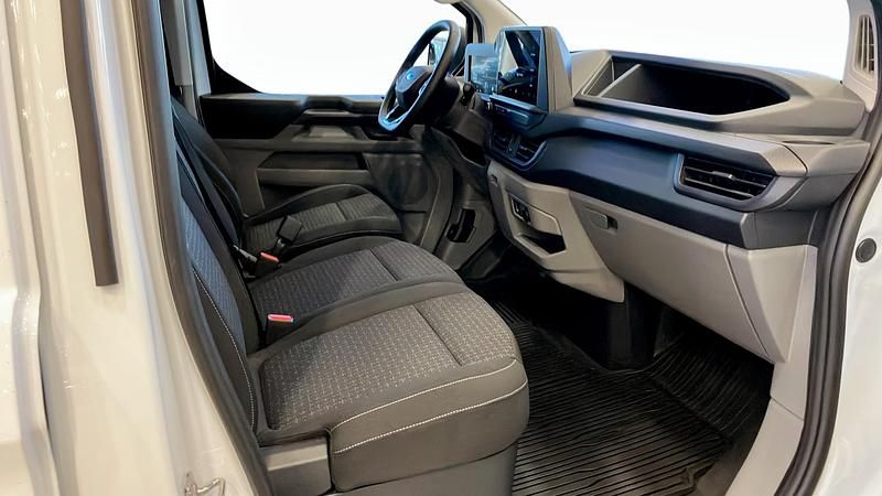 Ny Ford Transit Custom Trend 136 HK (100 kW) 2025 Frozen white
