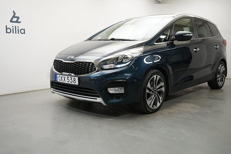 Blå Begagnad 2017 Kia Carens Minibuss | 164 900 kr (Marknadspris) - Bild 1/4