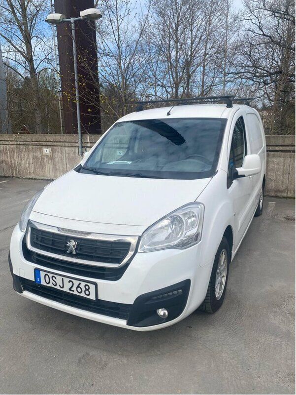 Vit Begagnad 2016 Peugeot Partner Minibuss | 75 000 kr (Marknadspris) - Bild 1/4
