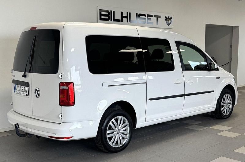 Begagnad VW Caddy Maxi Life Life 102 HK (75 kW) 2019 Vit Minibuss