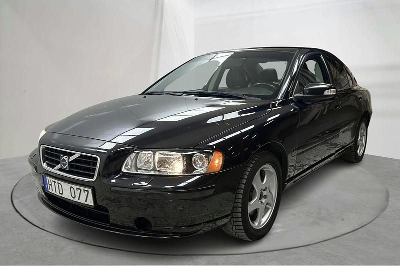 Svart Begagnad 2009 Volvo S60 Sedan | 42 000 kr (Marknadspris) - Bild 1/4