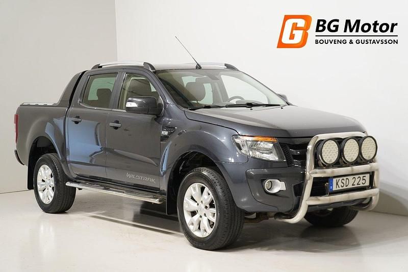 Grå Begagnad 2015 Ford Ranger Wildtrack Pickup | 169 900 kr (Marknadspris) - Bild 1/4
