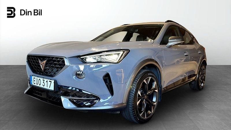 Ljusgrå Begagnad 2022 Cupra Formentor SUV | 267 900 kr (Marknadspris) - Bild 1/4