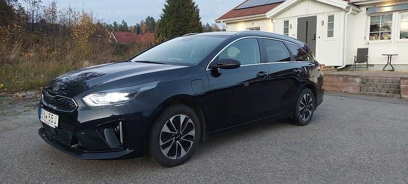 Begagnad 2021 Kia Ceed Kombi | 205 000 kr - Bild 1/4
