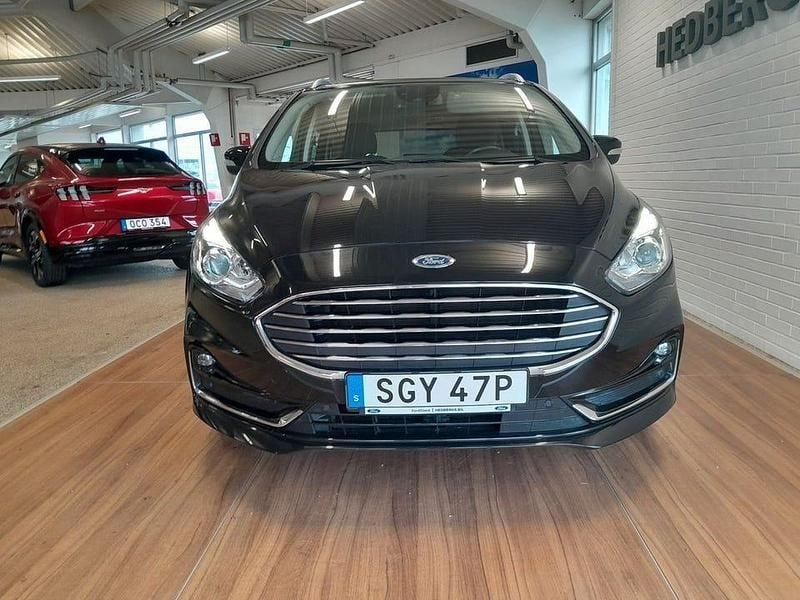 Begagnad Ford S-MAX Titanium 191 HK (140 kW) 2022 Svart Minibuss