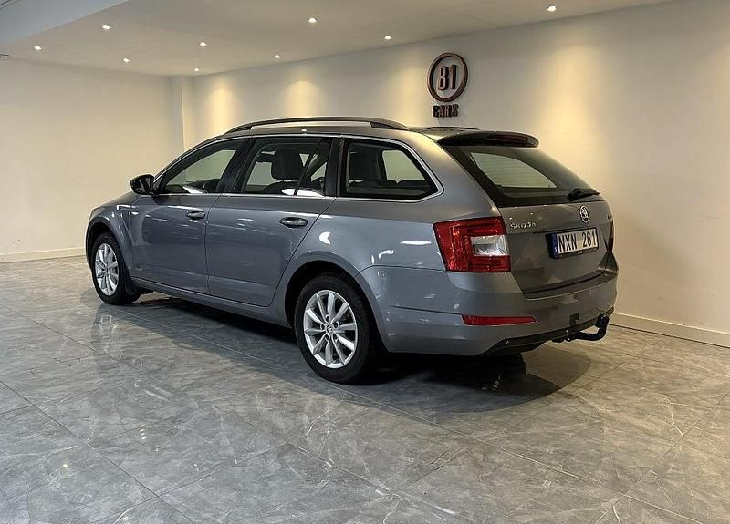 Begagnad Skoda Octavia Ambition 105 HK (77 kW) 2013 Grå Halvkombi