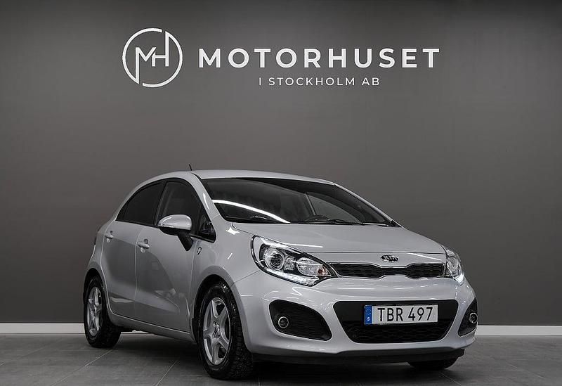 Begagnad Kia Rio 109 HK (80 kW) 2014 Grå Halvkombi