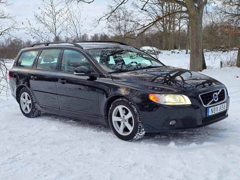 Begagnad Volvo V70 Momentum 180 HK (132 kW) 2013 Svart Kombi