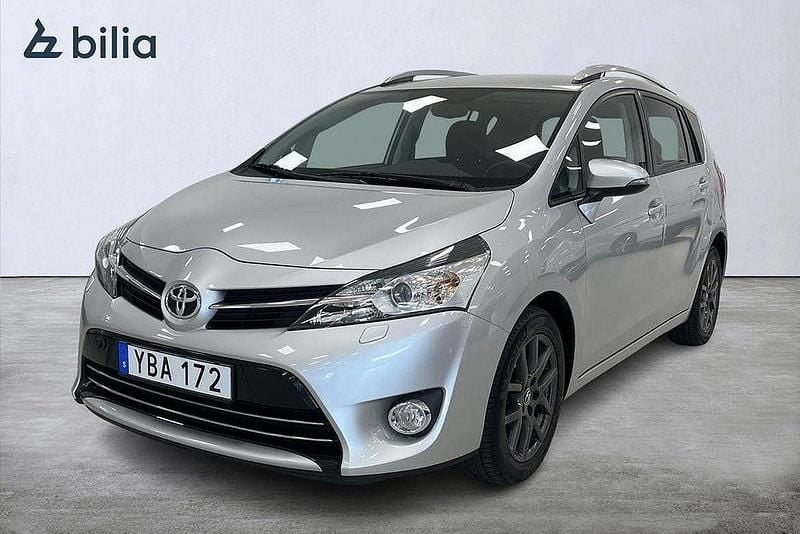 Silver Begagnad 2015 Toyota Verso Active Minibuss | 179 900 kr (Marknadspris) - Bild 1/3