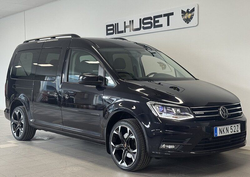 Svart Begagnad 2018 VW Caddy Maxi Life Life Minibuss | 159 900 kr (Marknadspris) - Bild 1/4