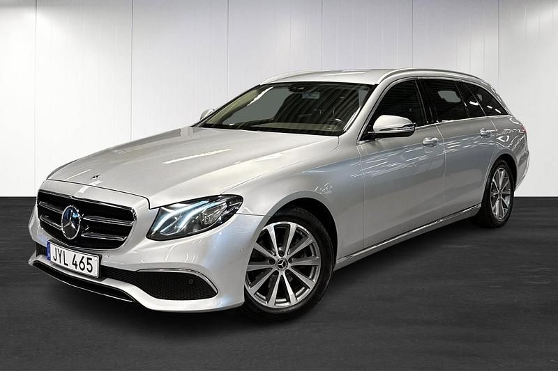 Silver Begagnad 2018 Mercedes E200 Kombi | 244 900 kr (Dyr) - Bild 1/4