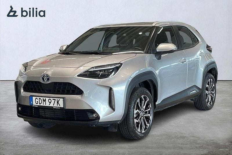 Silver Begagnad 2022 Toyota Yaris Cross Active SUV | 279 900 kr (Bra pris) - Bild 1/3