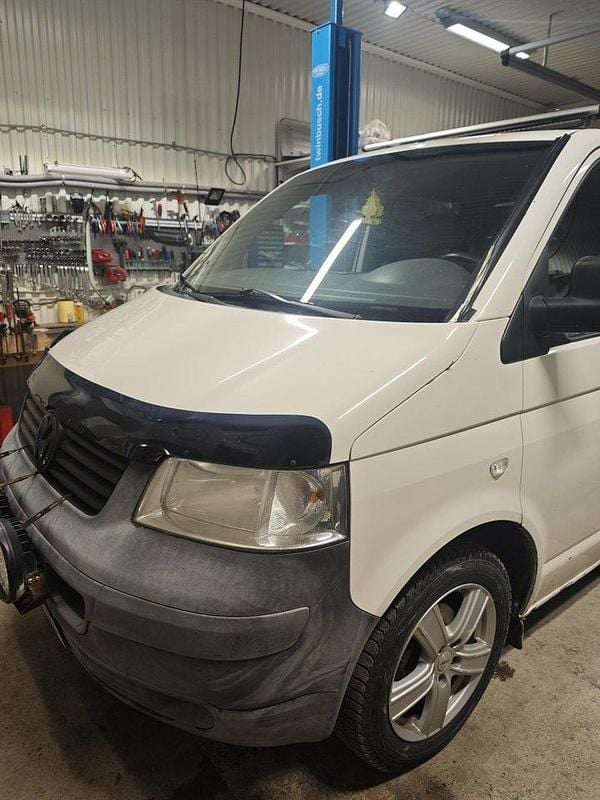 Vit Begagnad 2009 VW T5 Van | 65 000 kr (Lite dyr) - Bild 1/4