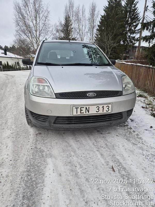 Begagnad 2003 Ford Fiesta Halvkombi | 26 000 kr (Marknadspris) - Bild 1/4