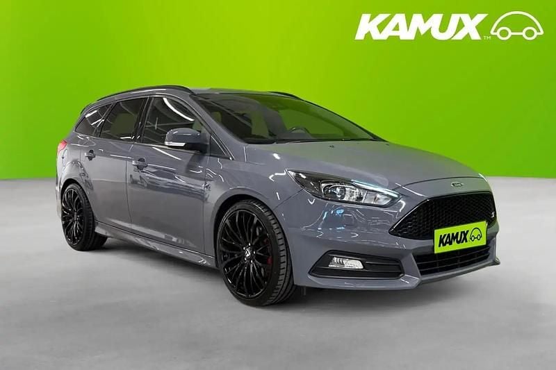Silver/grå Begagnad 2016 Ford Focus ST Kombi | 169 900 kr (Dyr) - Bild 1/4