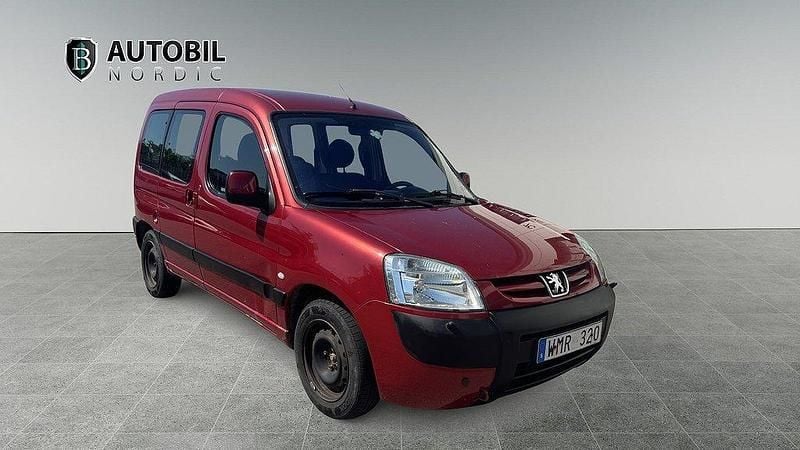 Röd Begagnad 2005 Peugeot Partner Minibuss | 21 000 kr (Bra pris) - Bild 1/4