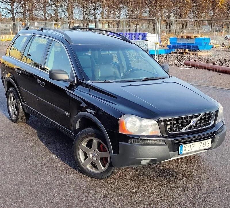 Svart Begagnad 2006 Volvo XC90 Kinetic SUV | 42 000 kr (Bra pris) - Bild 1/4