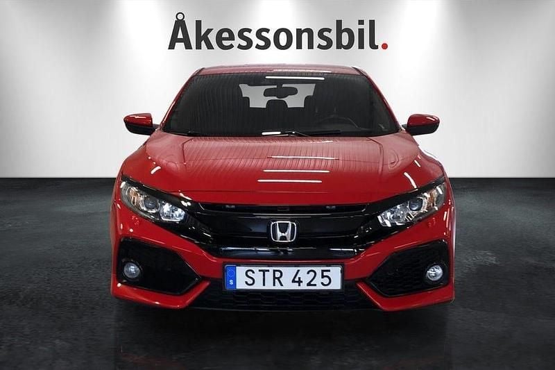 Begagnad Honda Civic Elegance 120 HK (88 kW) 2018 Röd Halvkombi