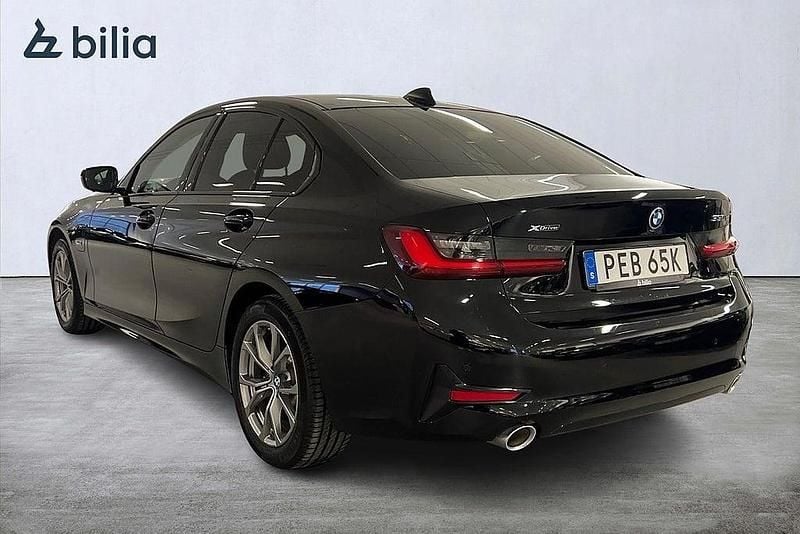 Begagnad BMW 330 Sport Line 292 HK (214 kW) 2022 Svart Sedan