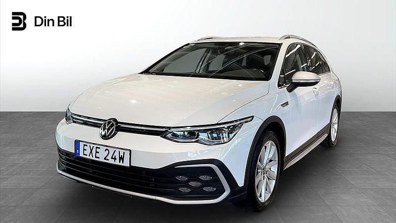 Pure white Begagnad 2022 VW Golf Alltrack Kombi | 334 900 kr (Dyr) - Bild 1/4
