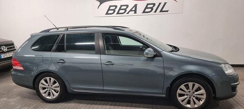 Mörkgrå (grå) Begagnad 2008 VW Golf Kombi | 49 000 kr (Dyr) - Bild 1/4