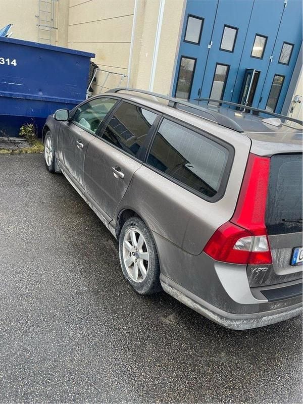 Grå Begagnad 2008 Volvo V70 Kombi | 29 000 kr (Superpris) - Bild 1/4
