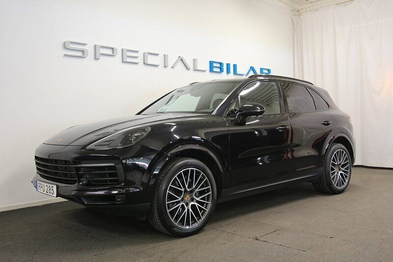 Svart (jet black metallic) Begagnad 2018 Porsche Cayenne SUV | 469 000 kr (Marknadspris) - Bild 1/4