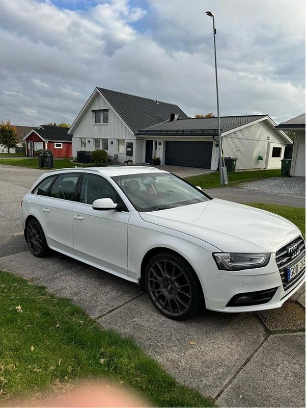 Vit Begagnad 2013 Audi A4 Kombi | 82 000 kr (Bra pris) - Bild 1/4