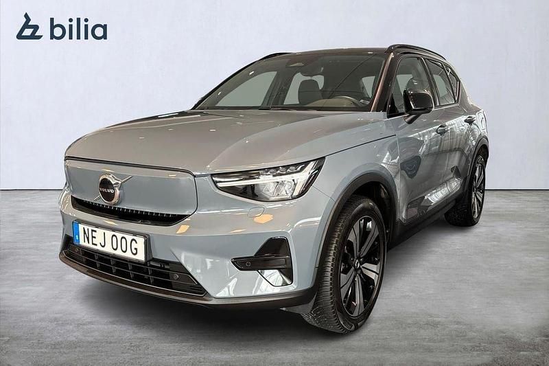 Grå Begagnad 2022 Volvo XC40 Core SUV | 359 900 kr - Bild 1/3