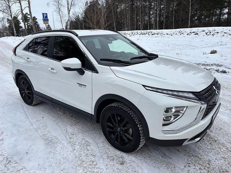 Begagnad Mitsubishi Eclipse Cross Edition 188 HK (138 kW) 2023 Vit metallik SUV