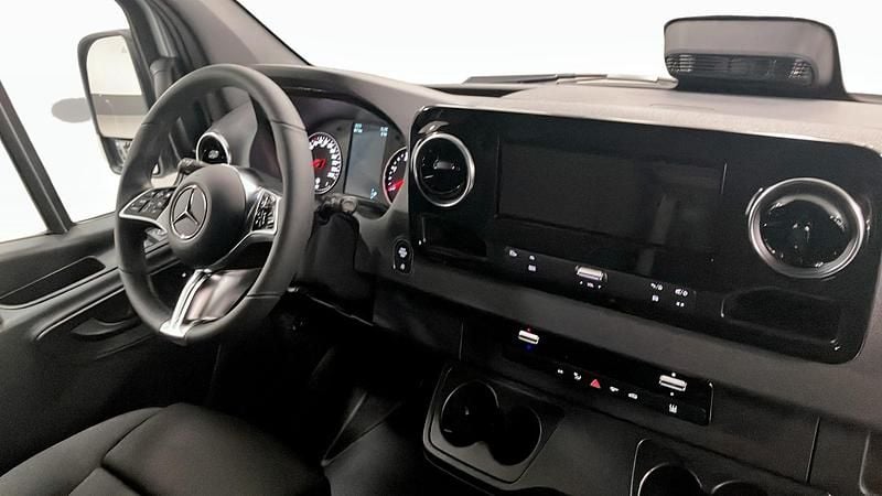Ny Mercedes Sprinter 170 HK (125 kW) 2025 Silver Van